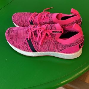Hot pink Size 11 us womens Puma running shoes.